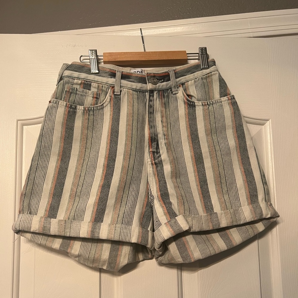 BDG High Waisted Mom Shorts